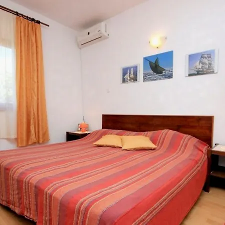 Gostinjska kuća Ro-ela 3*