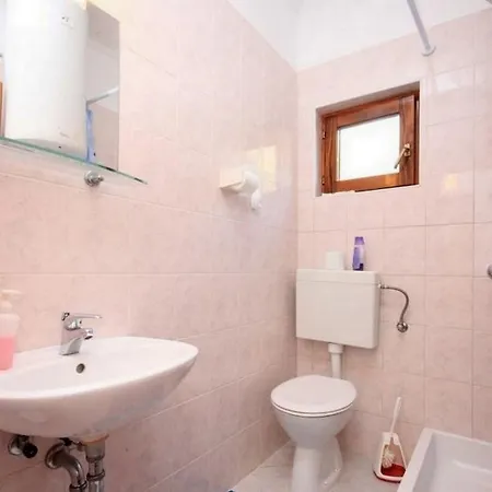 Gostinjska kuća Ro-ela 3*