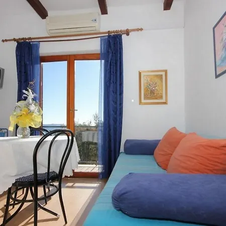 Ro-ela Трстено